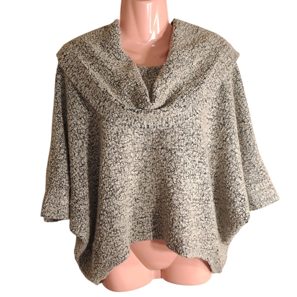 Ann Taylor LOFT Women's Short Comfy Sweater Size M‎ Beige Pullover Casual